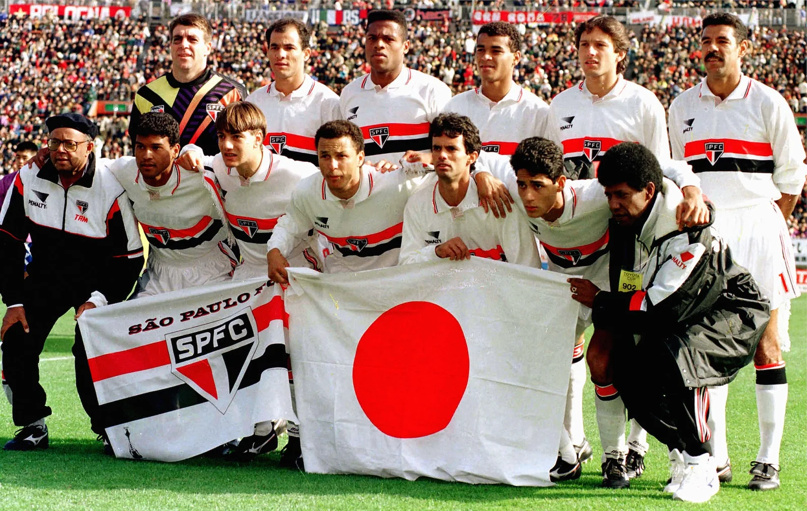 1993년 네 개의 국제대회 트로피를 차지한 상파울루 FC 선수단
